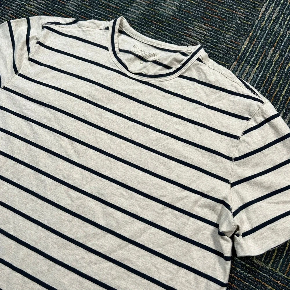 Banana Republic Authentic Tee XL Oatmeal Striped Supima Cotton Crewneck T-Shirt